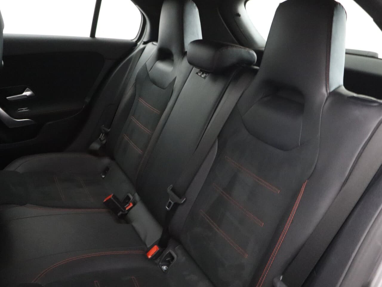 Mercedes-Benz A Class 1.3 A180 AMG Line — image 40