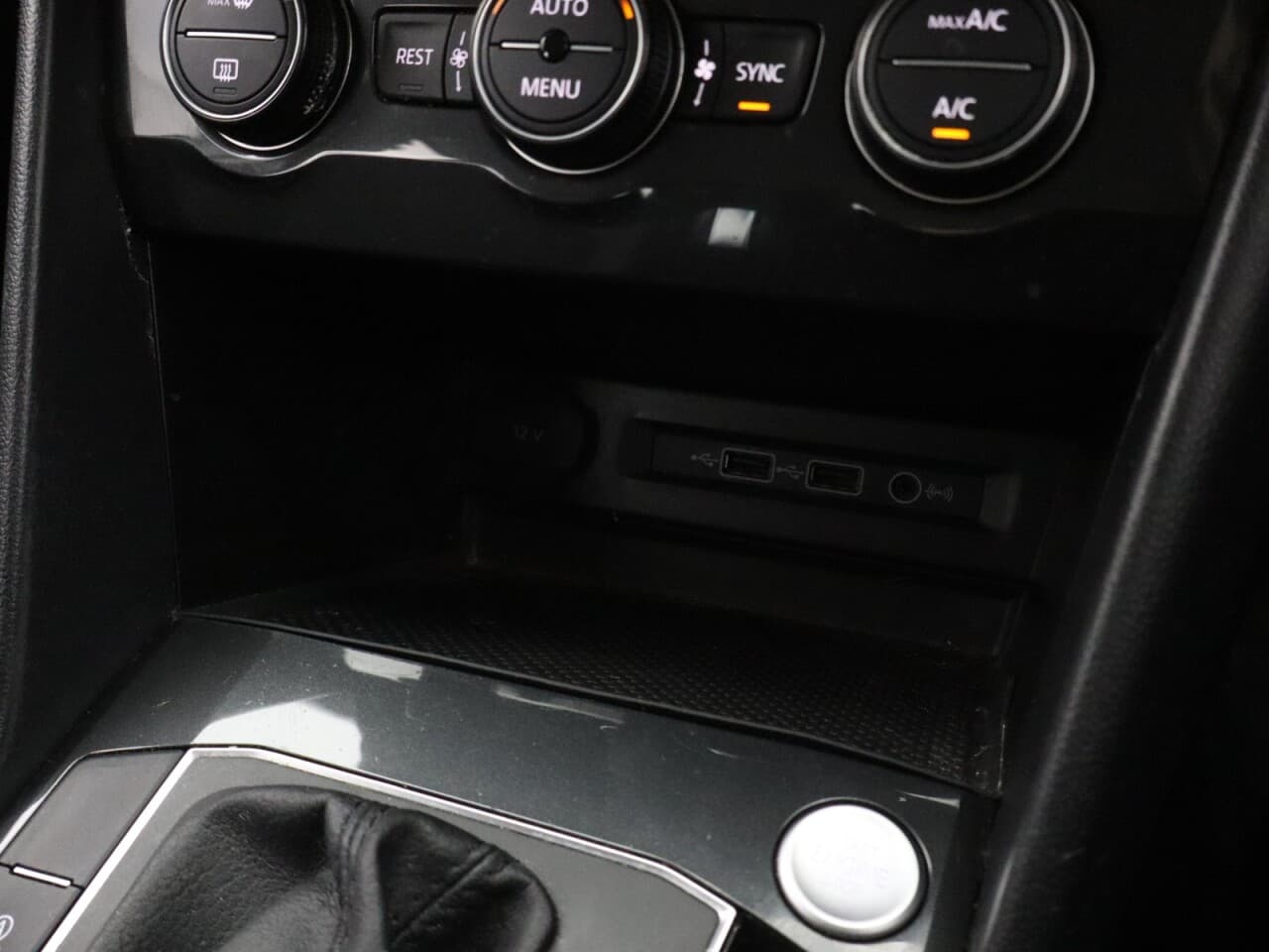 Volkswagen Tiguan 1.5 TSI EVO Match — image 30