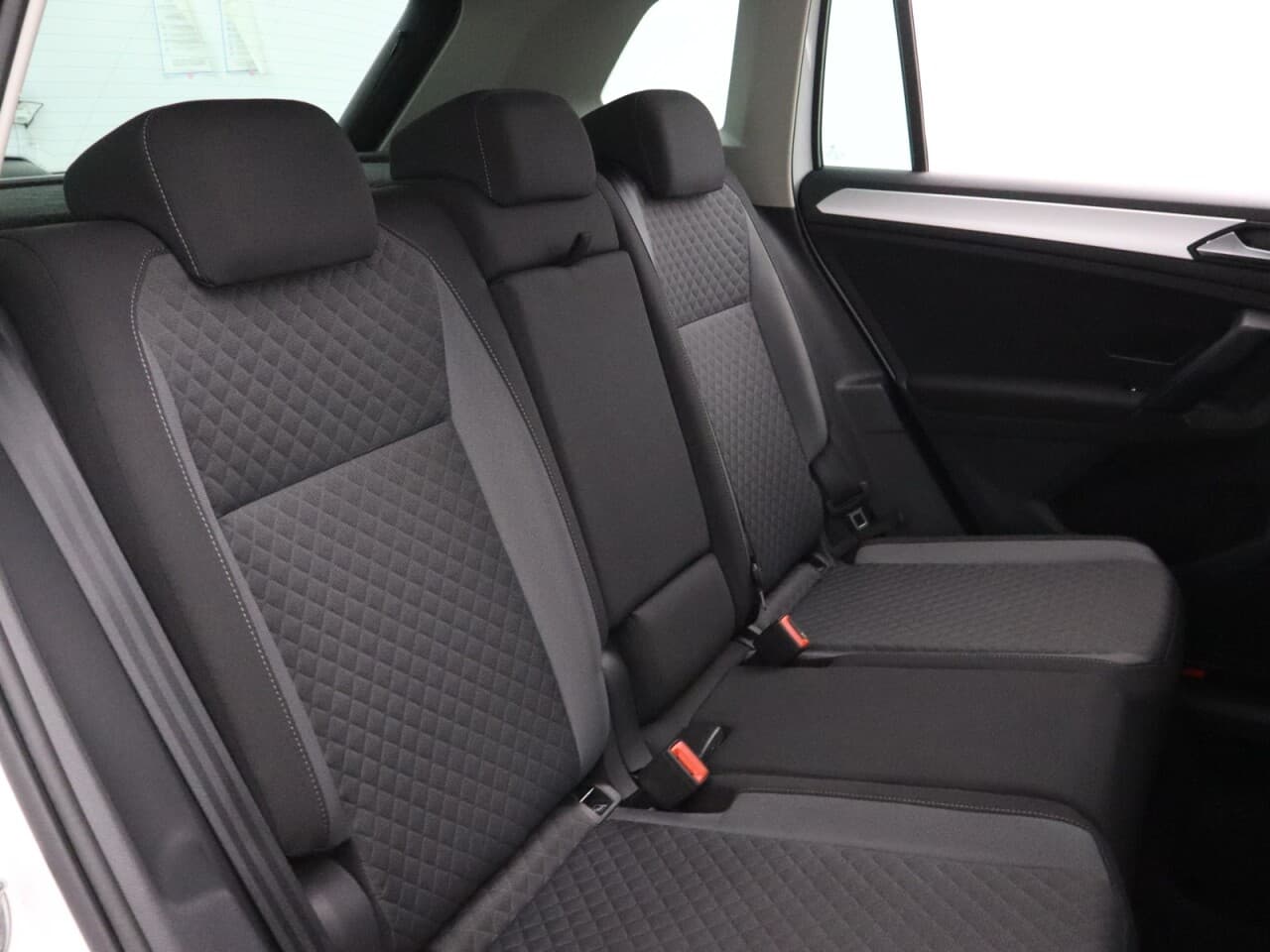 Volkswagen Tiguan 1.5 TSI EVO Match — image 48