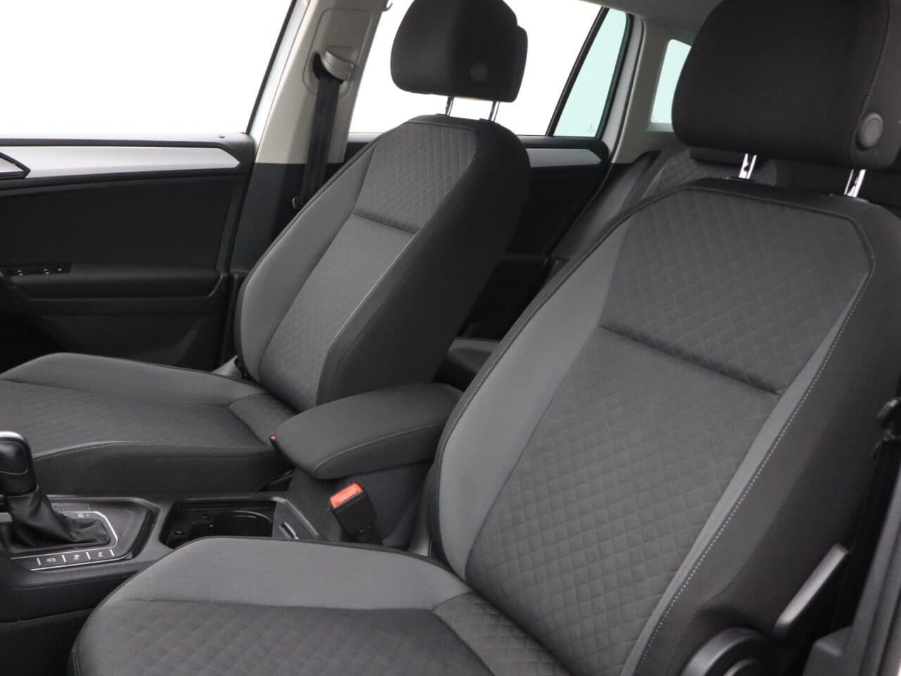 Volkswagen Tiguan 1.5 TSI EVO Match — image 47