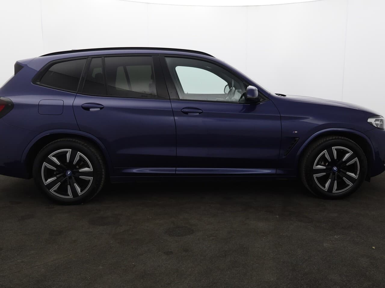 BMW IX3 80kWh M Sport — image 11