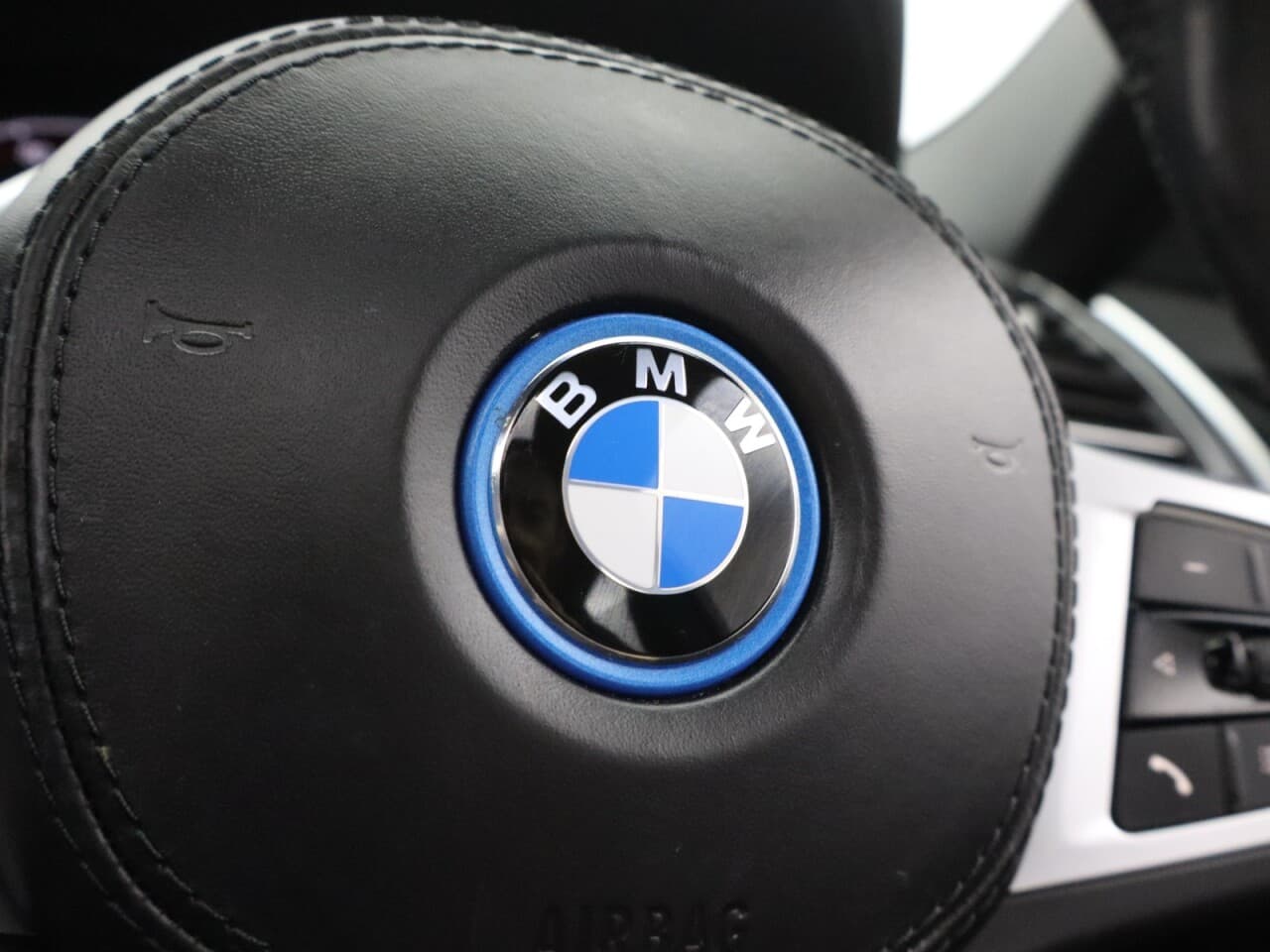 BMW IX3 80kWh M Sport — image 21