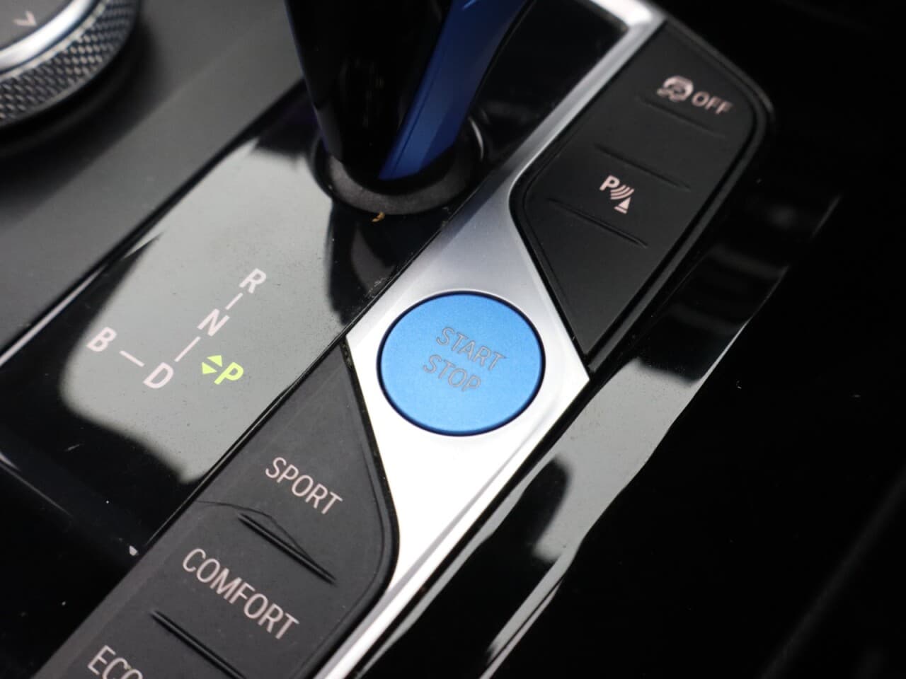 BMW IX3 80kWh M Sport — image 29