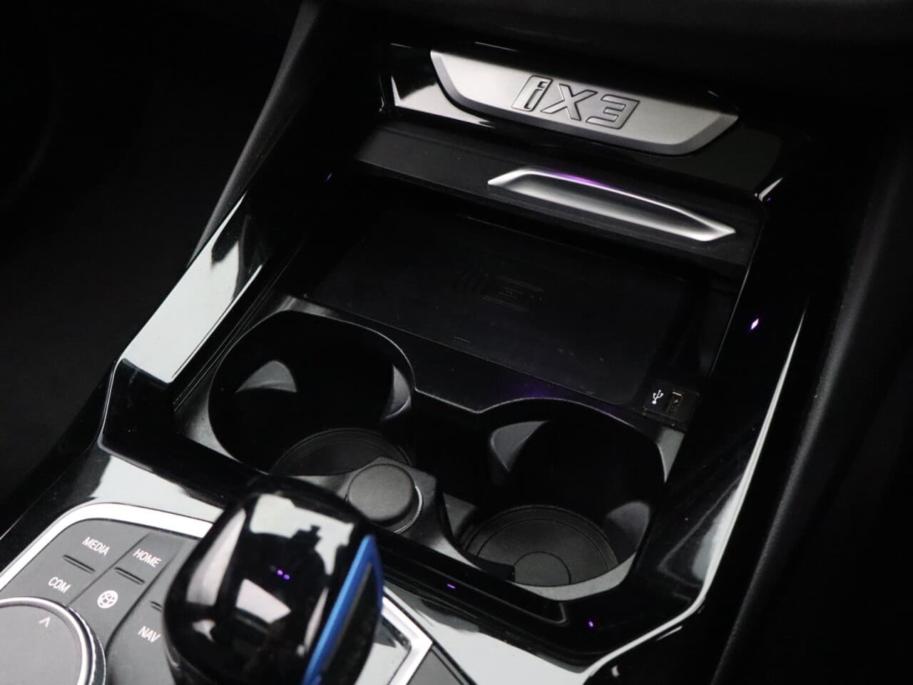 BMW IX3 80kWh M Sport — image 33