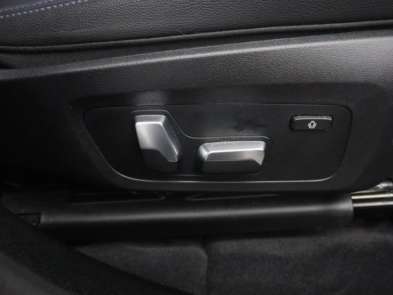 BMW IX3 80kWh M Sport — image 62