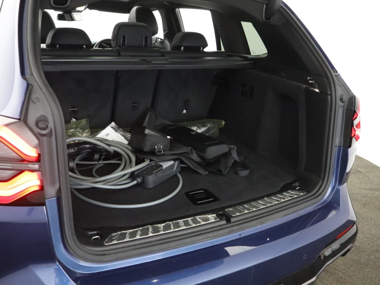 BMW IX3 80kWh M Sport — image 56