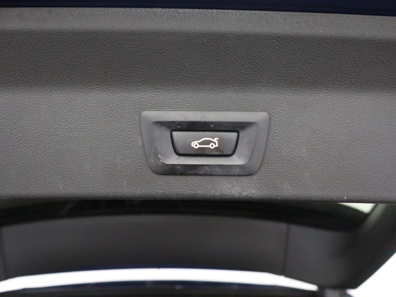 BMW IX3 80kWh M Sport — image 57