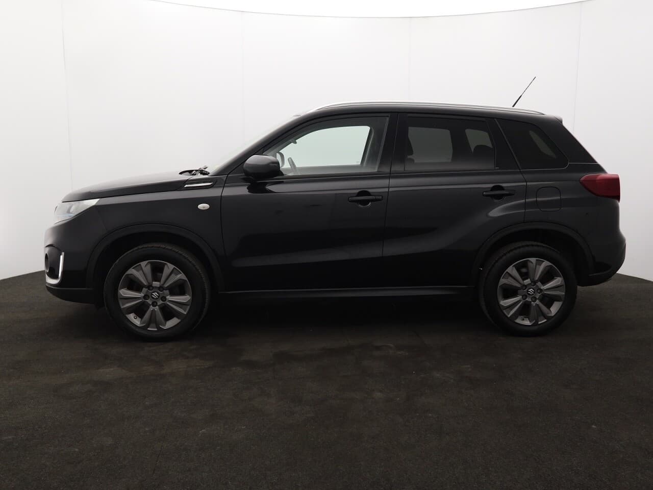 Suzuki Vitara 1.4 Boosterjet MHEV SZ-T — image 6
