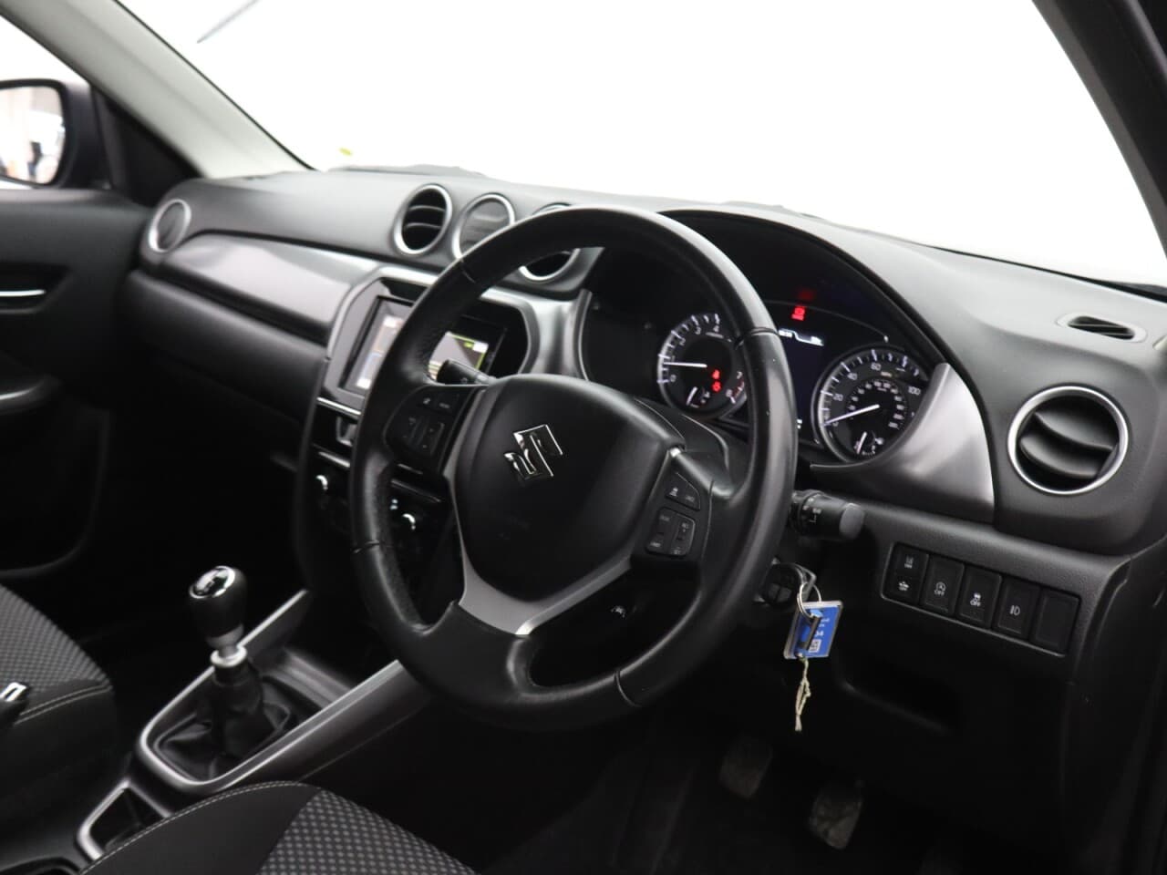 Suzuki Vitara 1.4 Boosterjet MHEV SZ-T — image 14