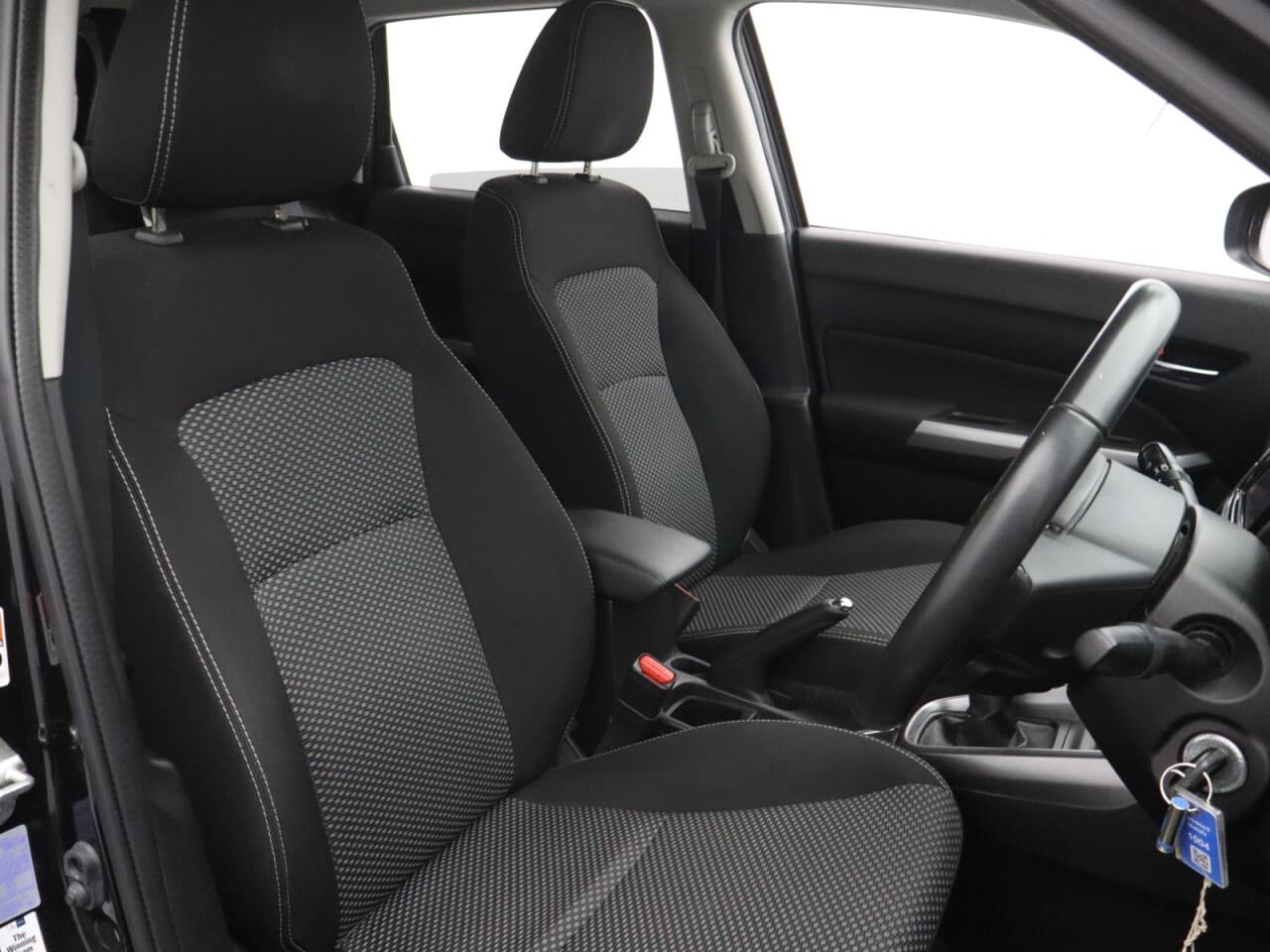 Suzuki Vitara 1.4 Boosterjet MHEV SZ-T — image 15