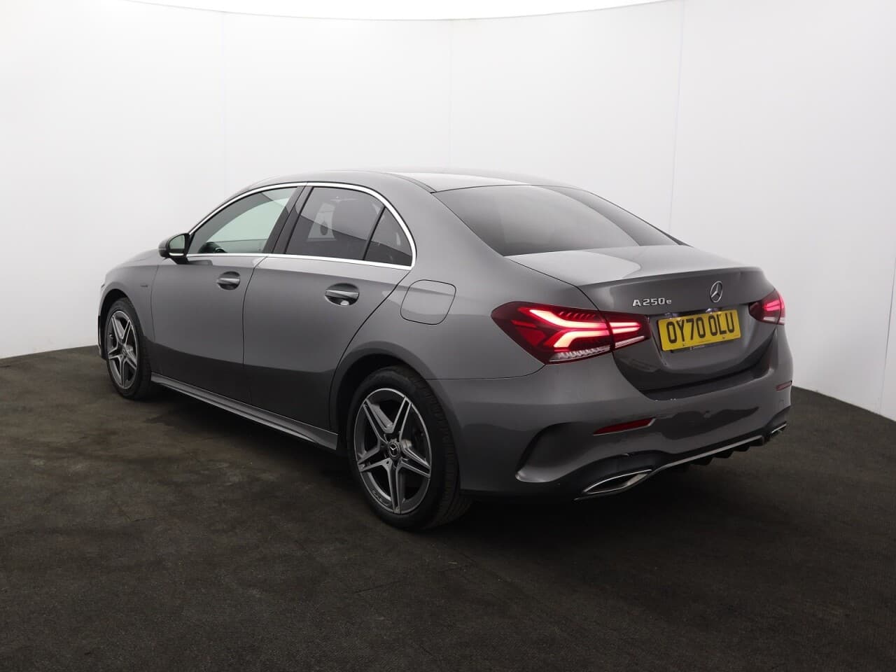 Mercedes-Benz A Class 1.3 A250e 15.6kWh AMG Line — image 8