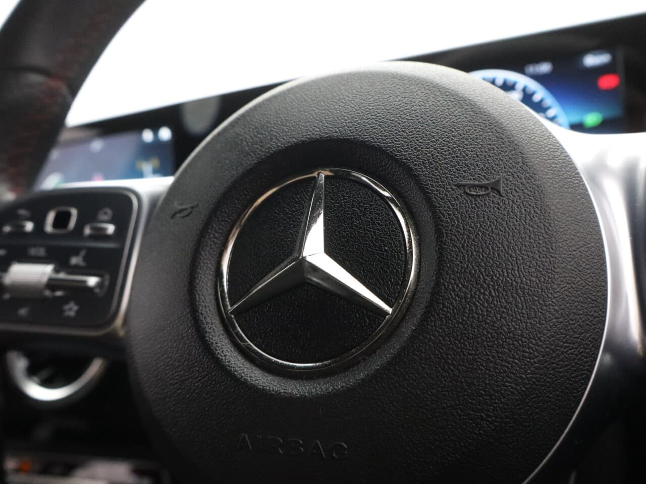 Mercedes-Benz A Class 1.3 A250e 15.6kWh AMG Line — image 20