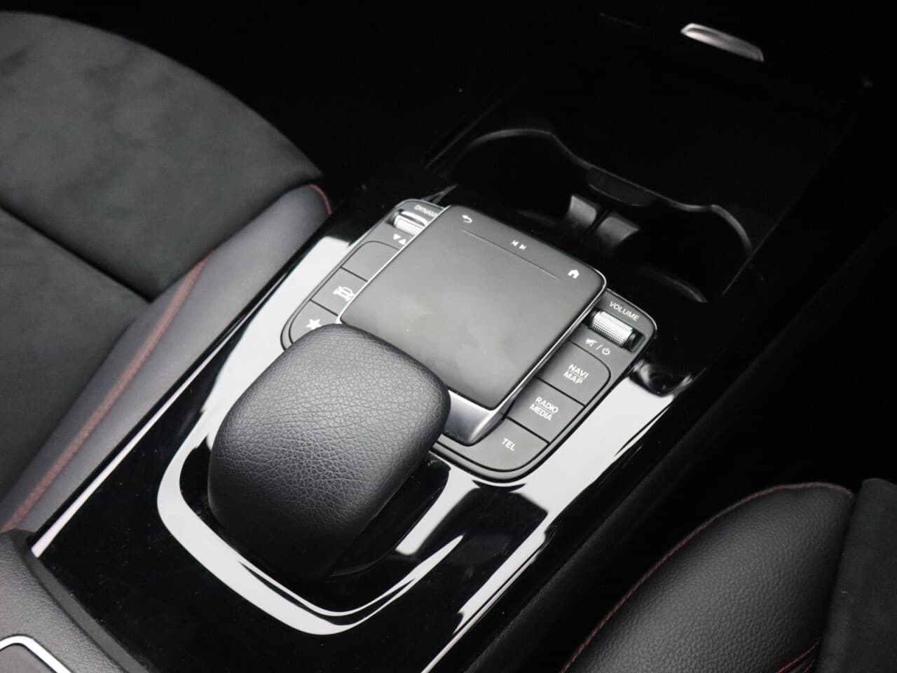 Mercedes-Benz A Class 1.3 A250e 15.6kWh AMG Line — image 23