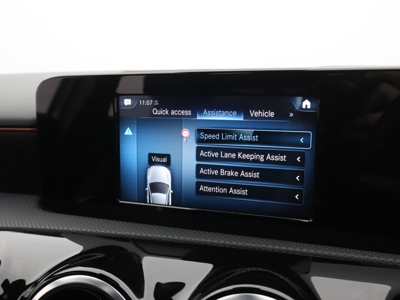 Mercedes-Benz A Class 1.3 A250e 15.6kWh AMG Line — image 37