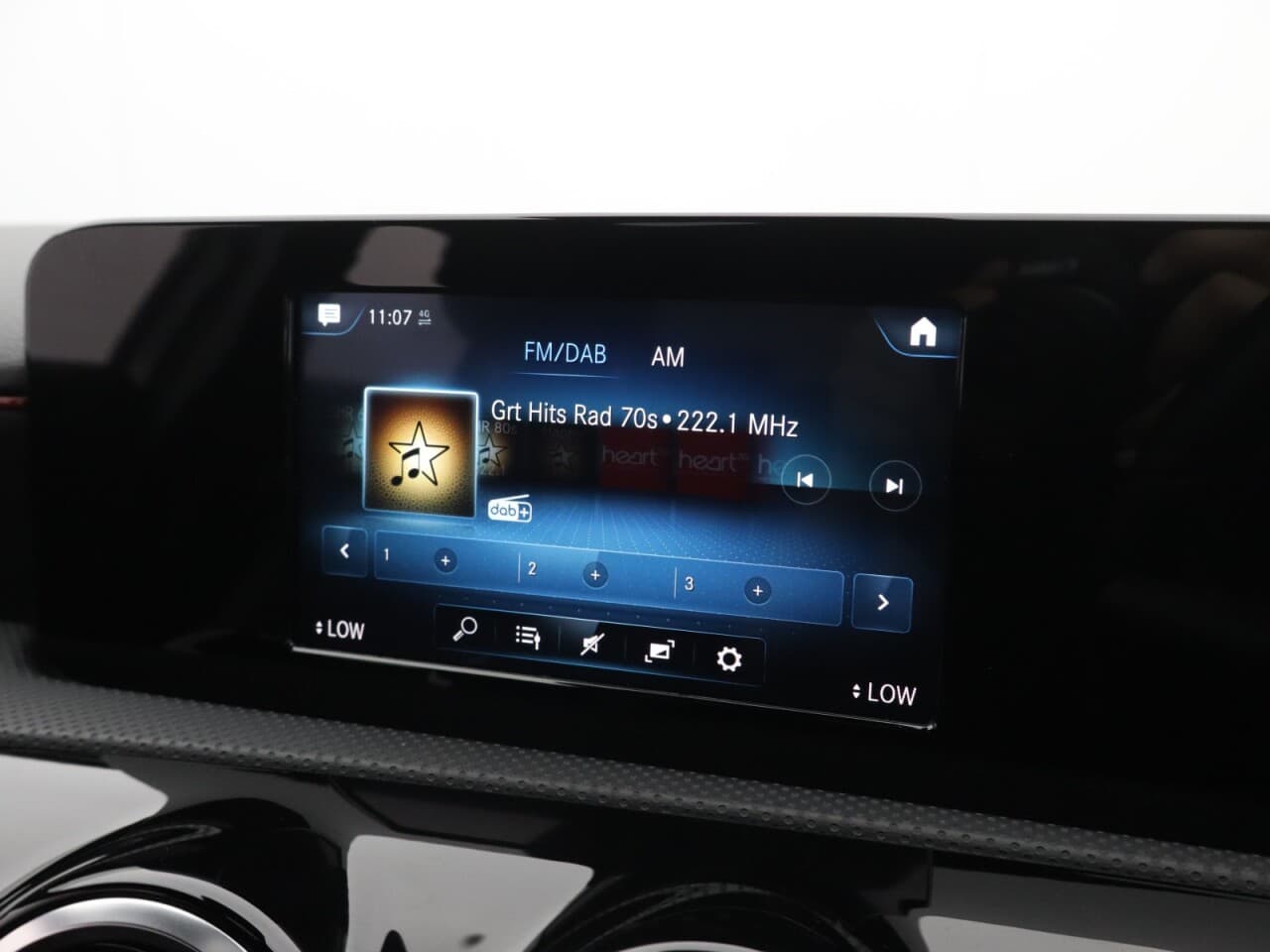 Mercedes-Benz A Class 1.3 A250e 15.6kWh AMG Line — image 39