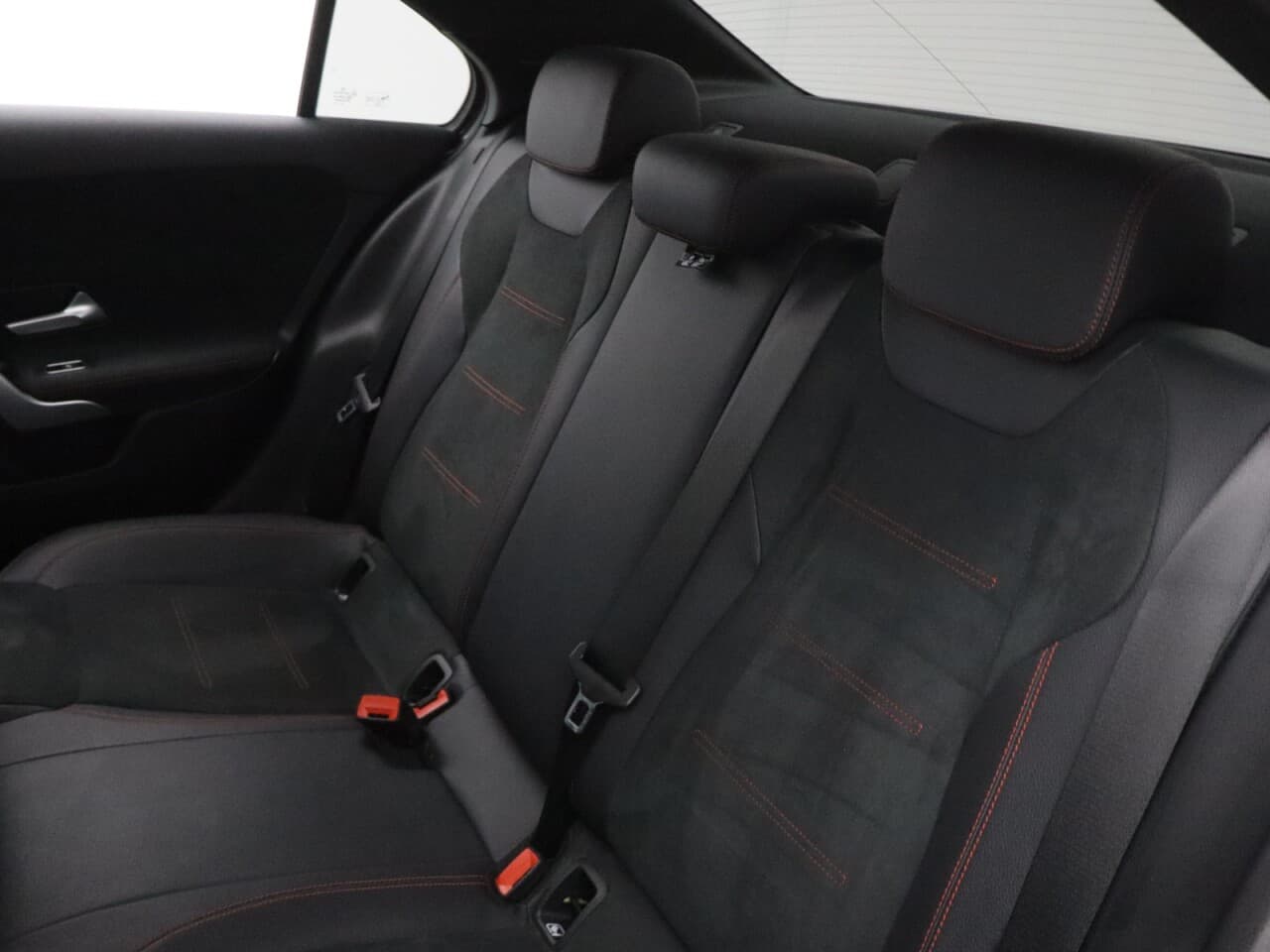 Mercedes-Benz A Class 1.3 A250e 15.6kWh AMG Line — image 49
