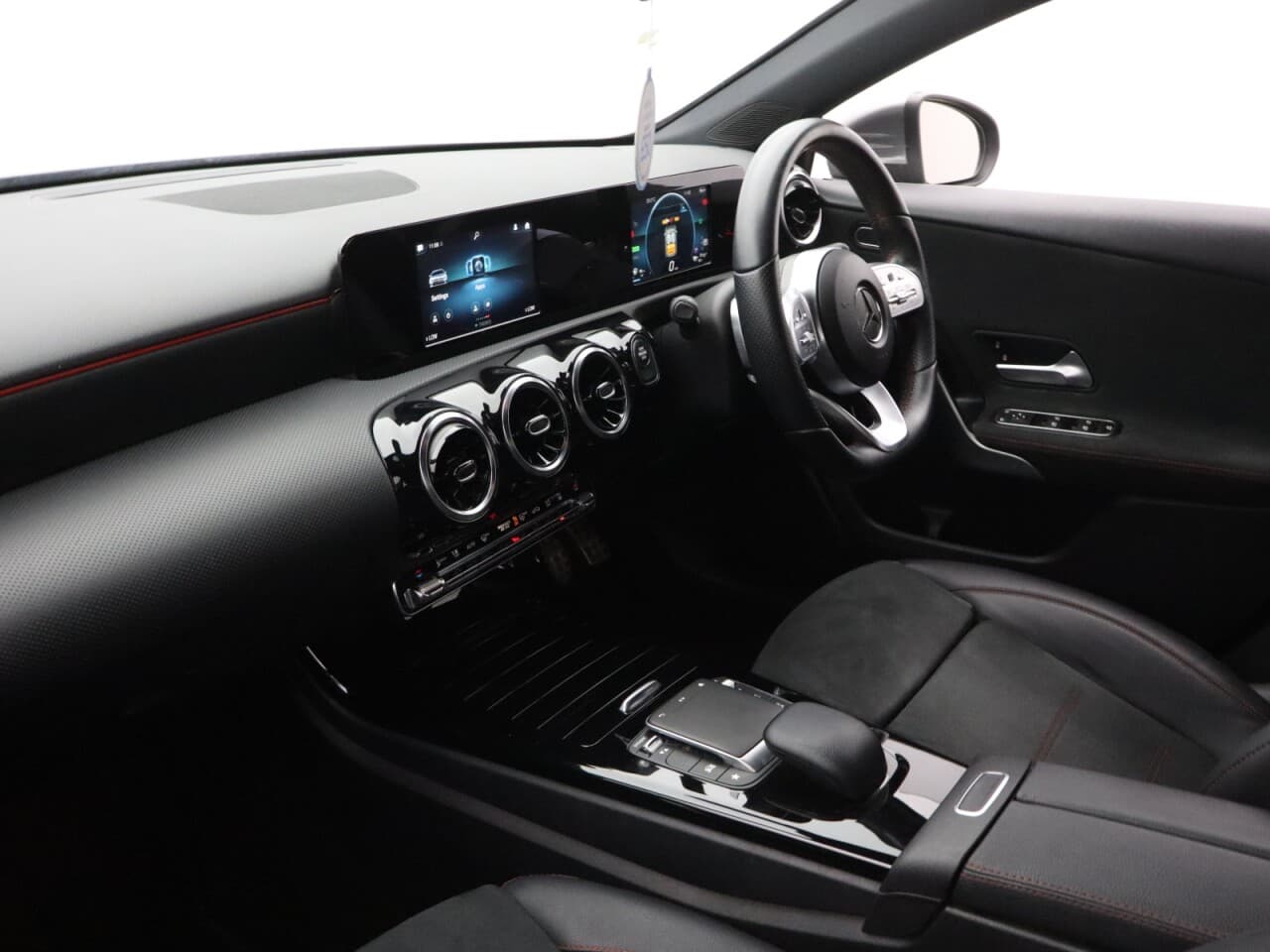 Mercedes-Benz A Class 1.3 A250e 15.6kWh AMG Line — image 46