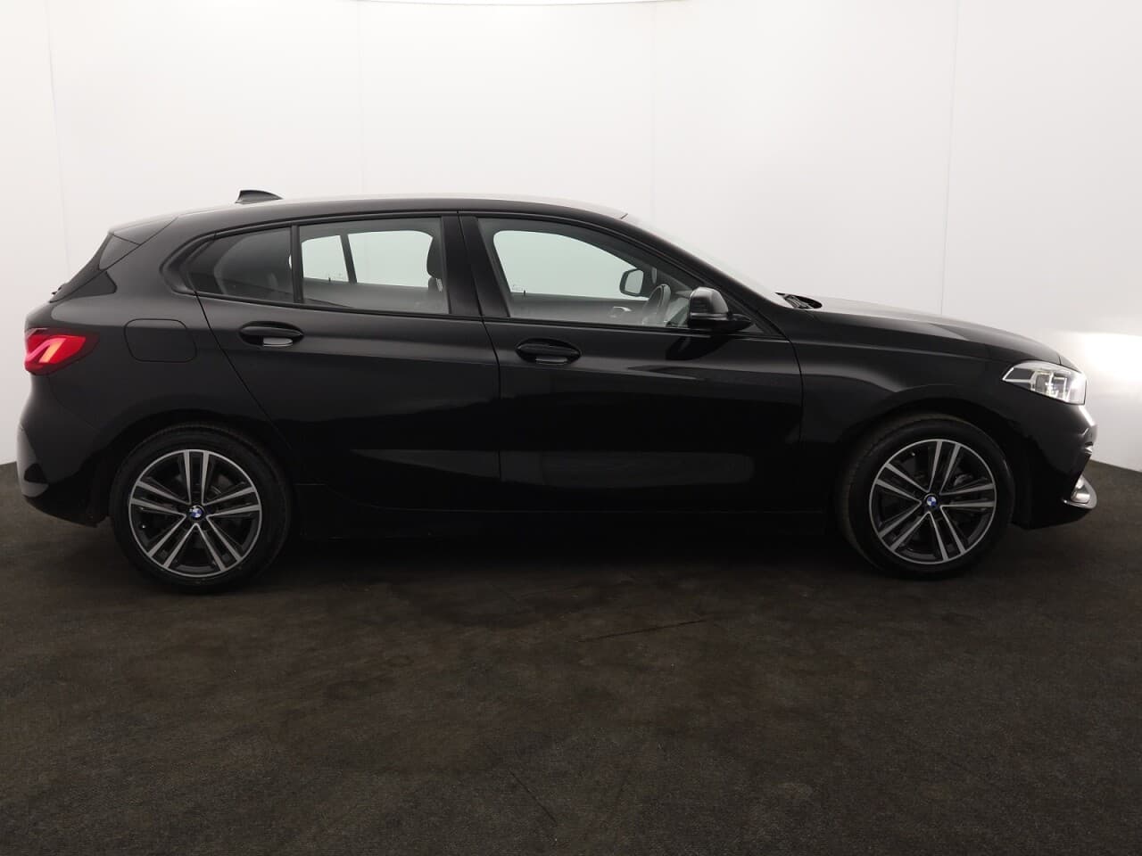 BMW 1 Series 2.0 120d Sport (LCP) — image 11