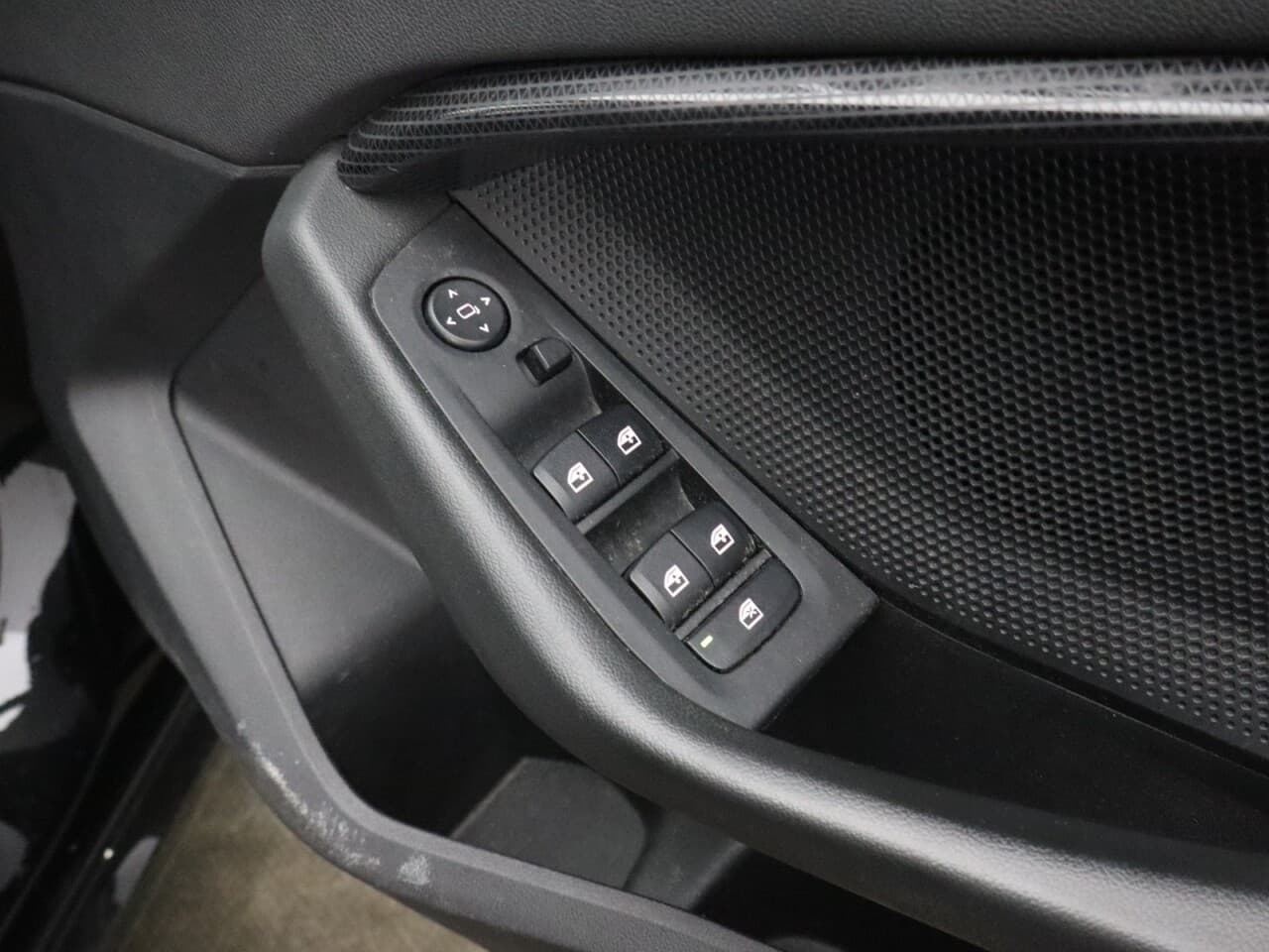 BMW 1 Series 2.0 120d Sport (LCP) — image 51