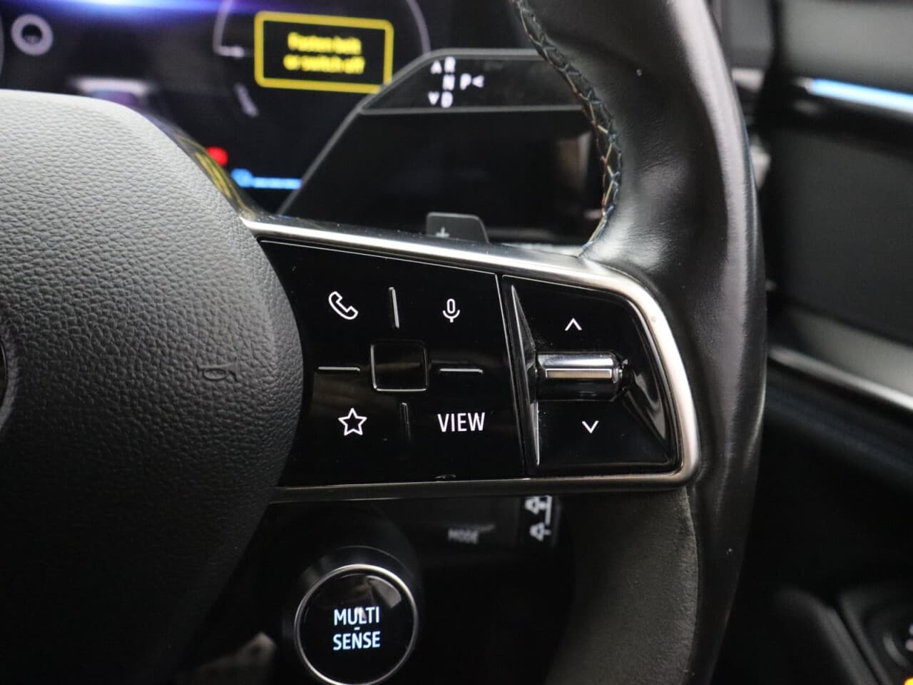 Renault Austral 1.2 E-TECH techno esprit Alpine — image 17