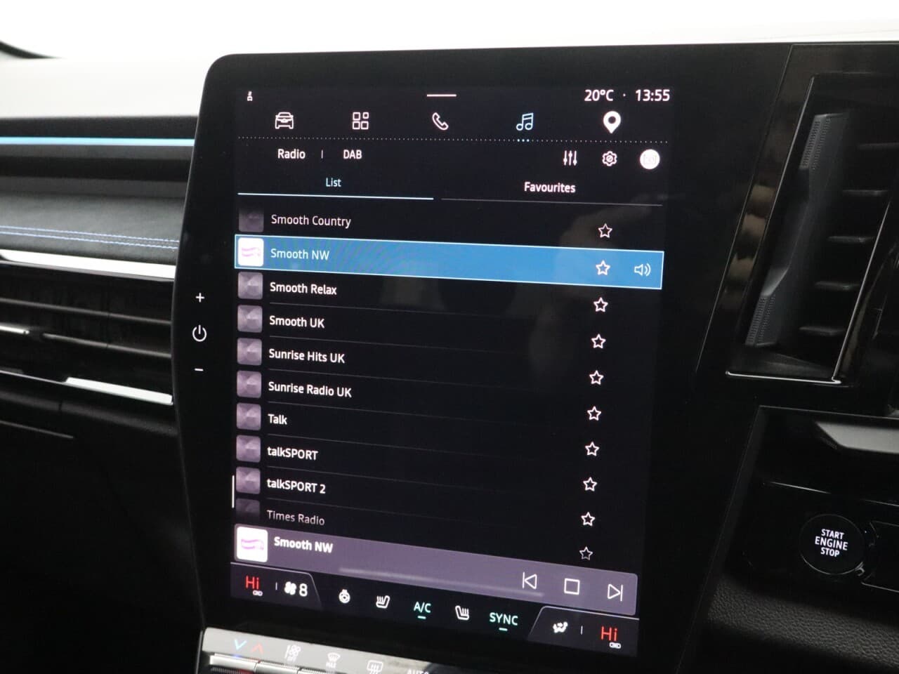 Renault Austral 1.2 E-TECH techno esprit Alpine — image 33