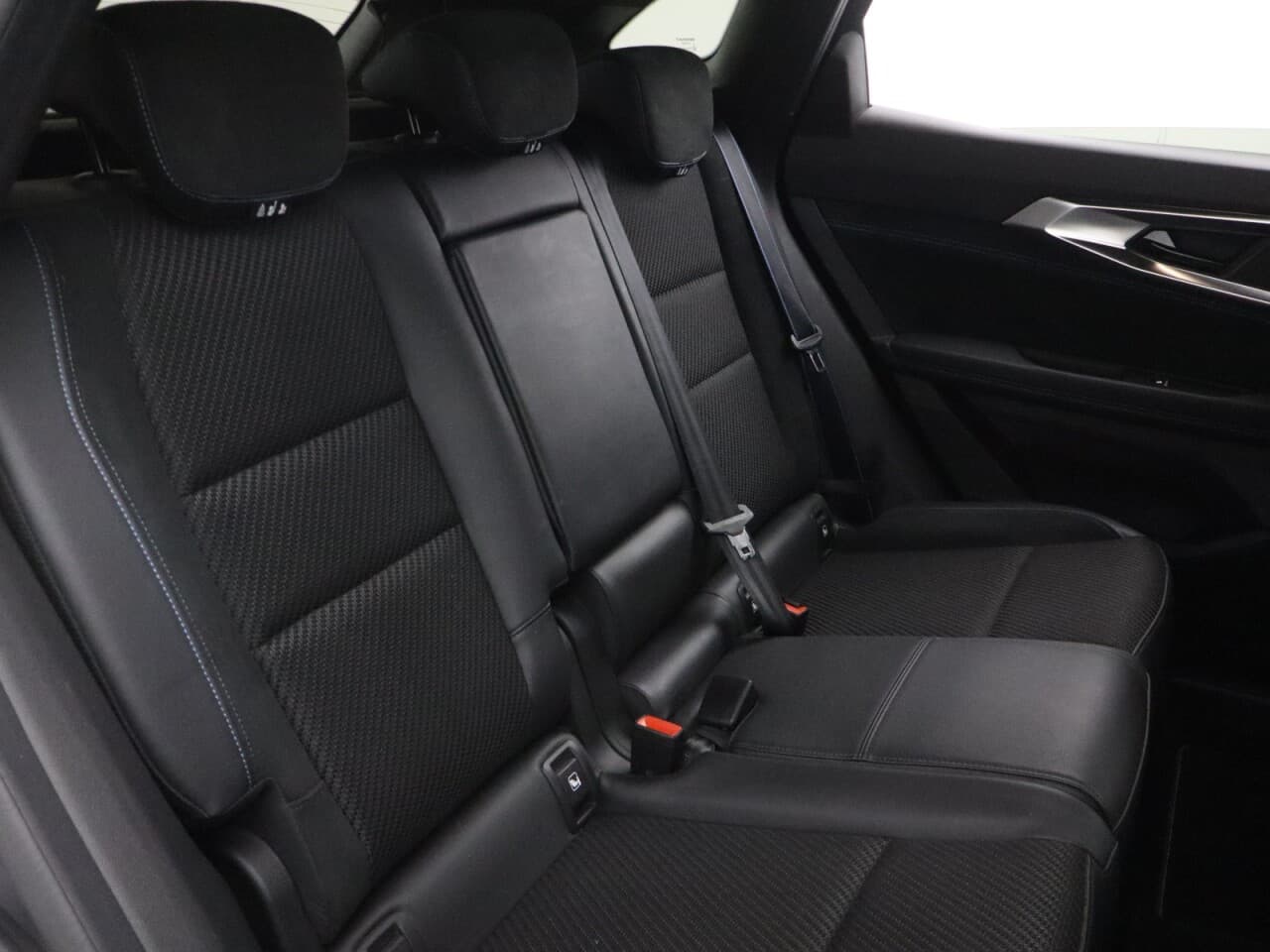Renault Austral 1.2 E-TECH techno esprit Alpine — image 42