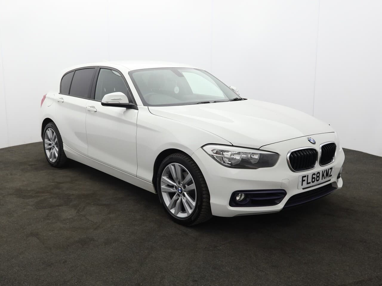 BMW 1 Series 1.5 118i Sport view 1