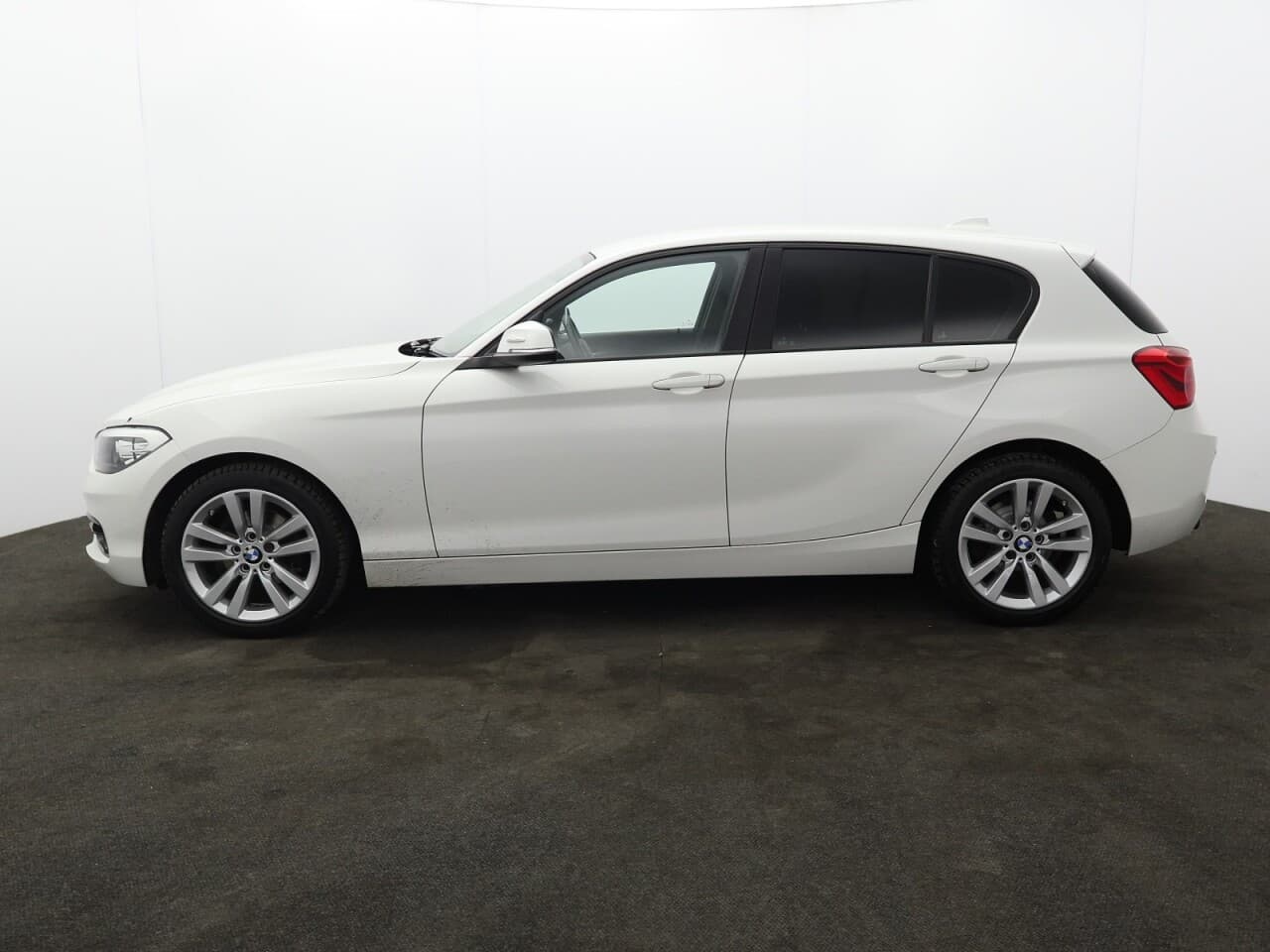 BMW 1 Series 1.5 118i Sport — image 6