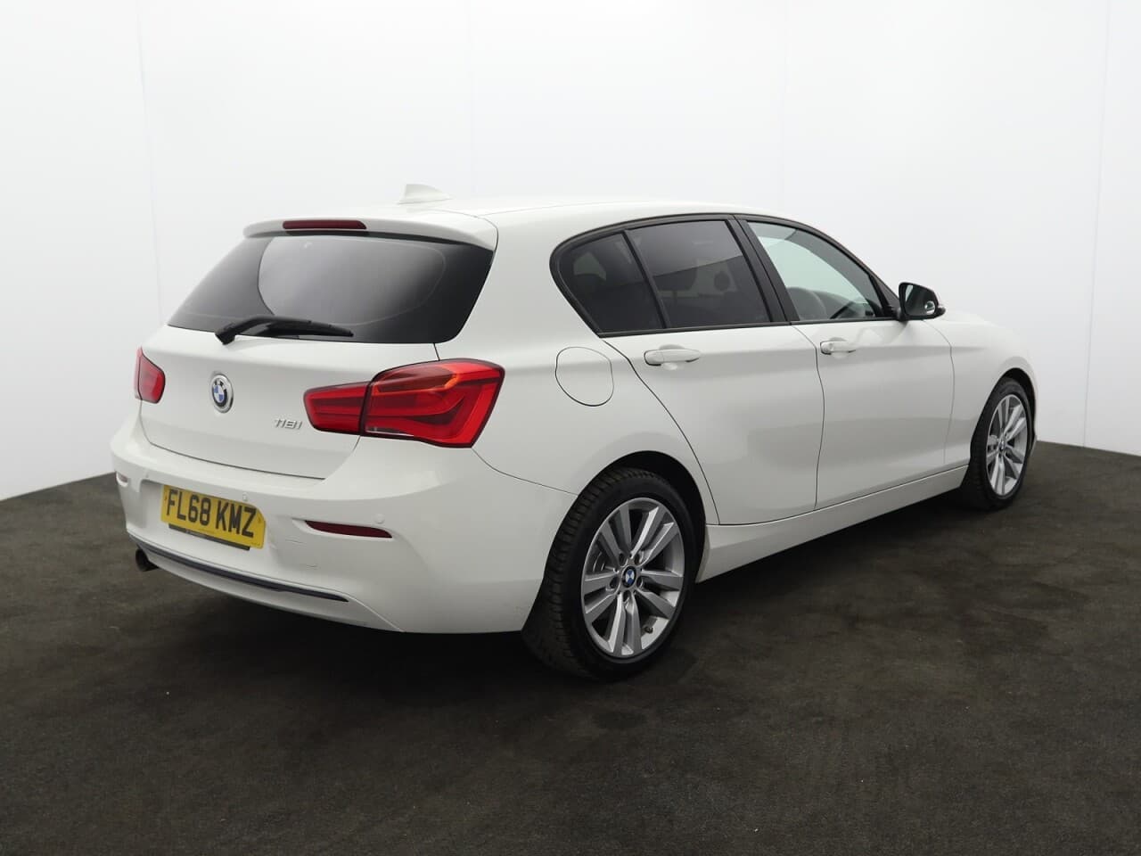 BMW 1 Series 1.5 118i Sport — image 10