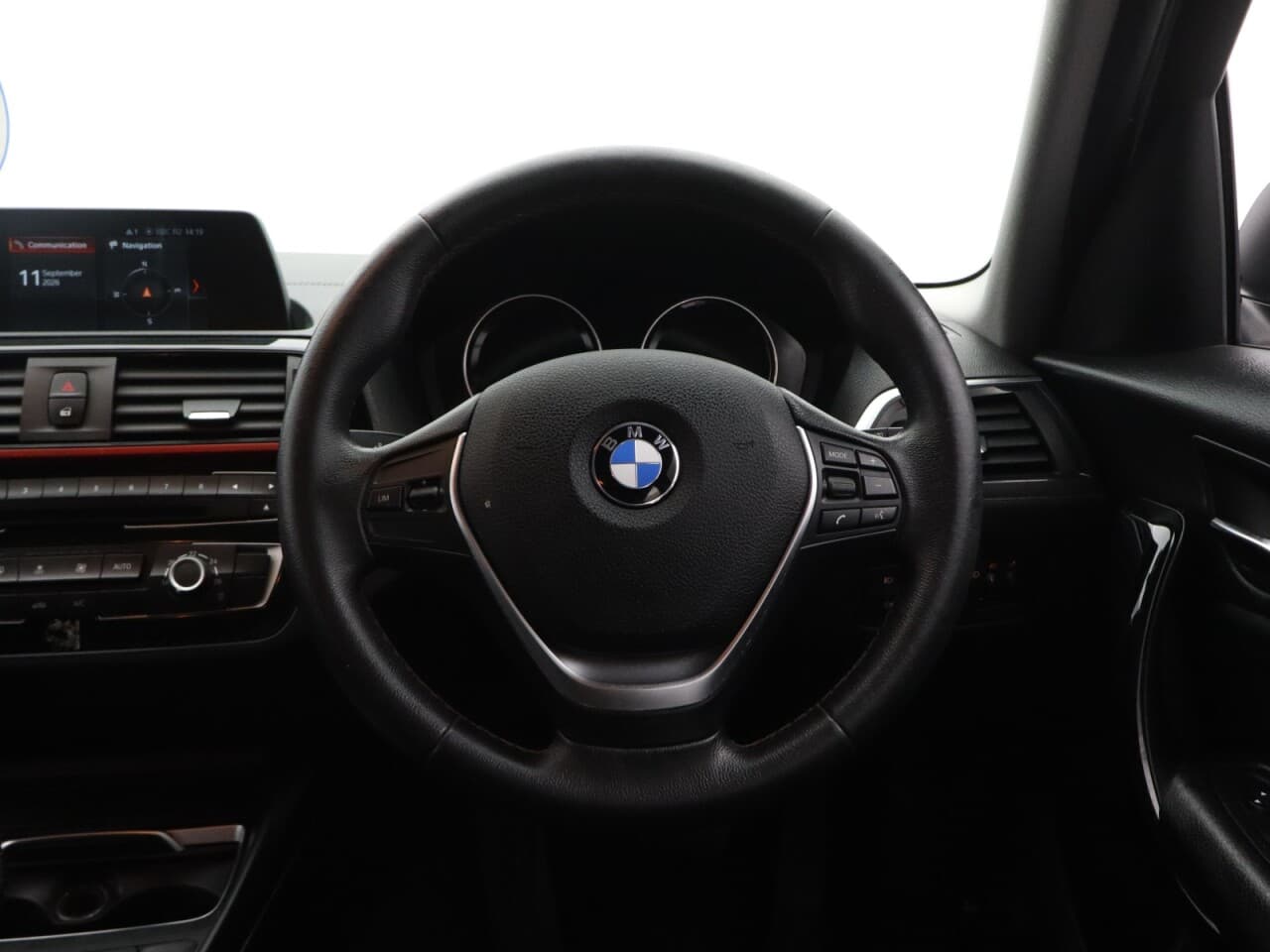 BMW 1 Series 1.5 118i Sport — image 16