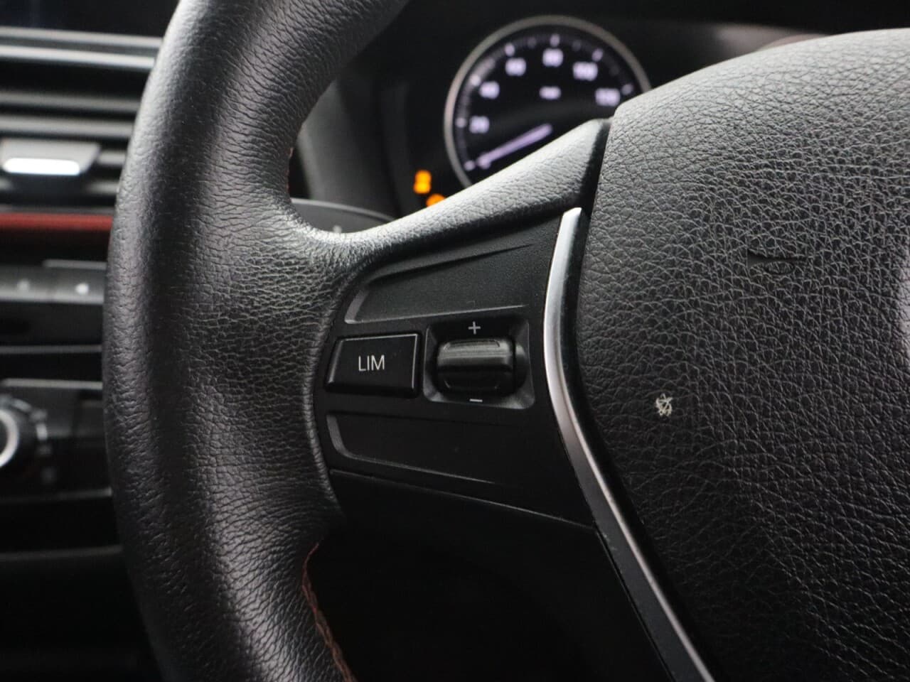 BMW 1 Series 1.5 118i Sport — image 17