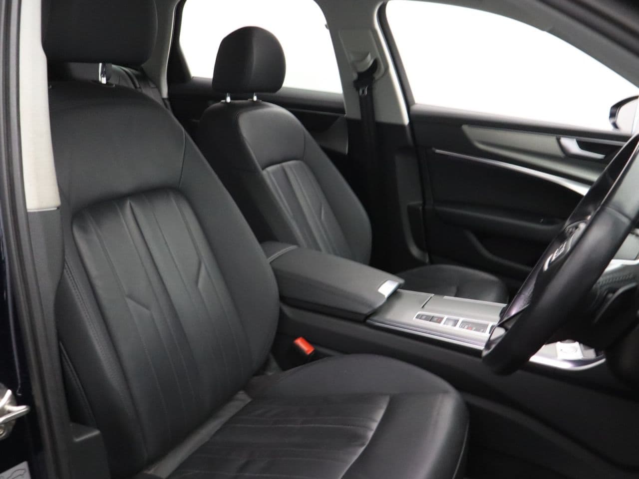 Audi A6 Avant 2.0 TDI 40 Sport — image 14