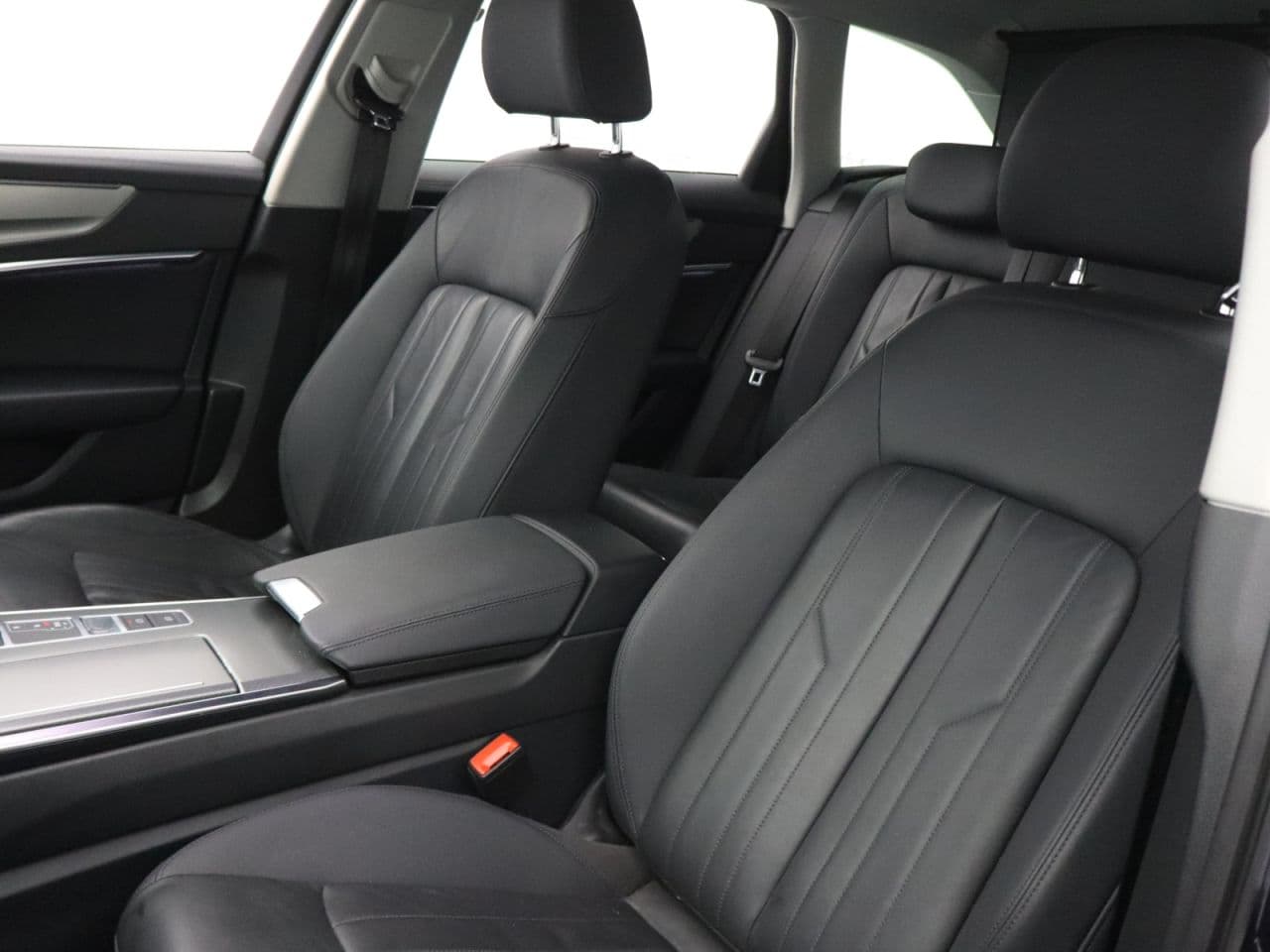 Audi A6 Avant 2.0 TDI 40 Sport — image 47