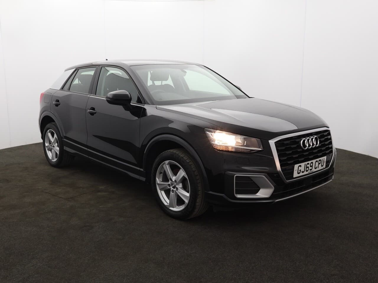 Audi Q2 1.5 TFSI CoD 35 Sport view 1