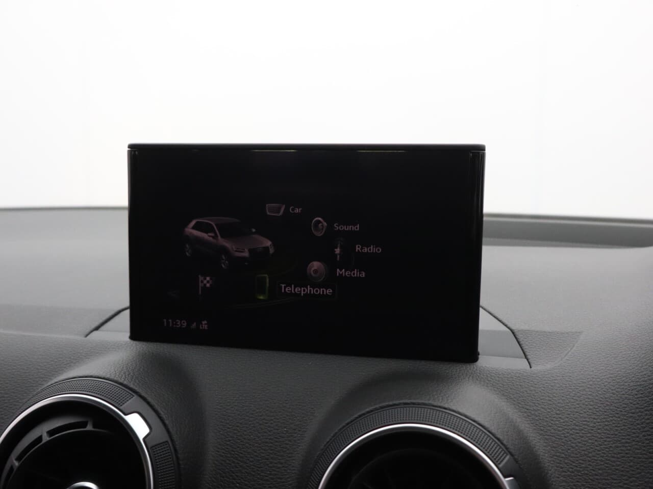 Audi Q2 1.5 TFSI CoD 35 Sport — image 30