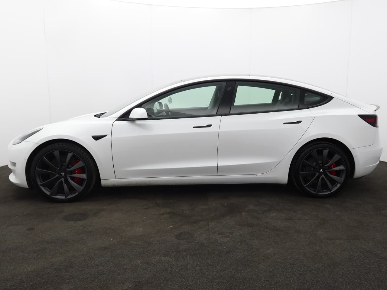 Tesla Model 3 (Dual Motor) Performance — image 6
