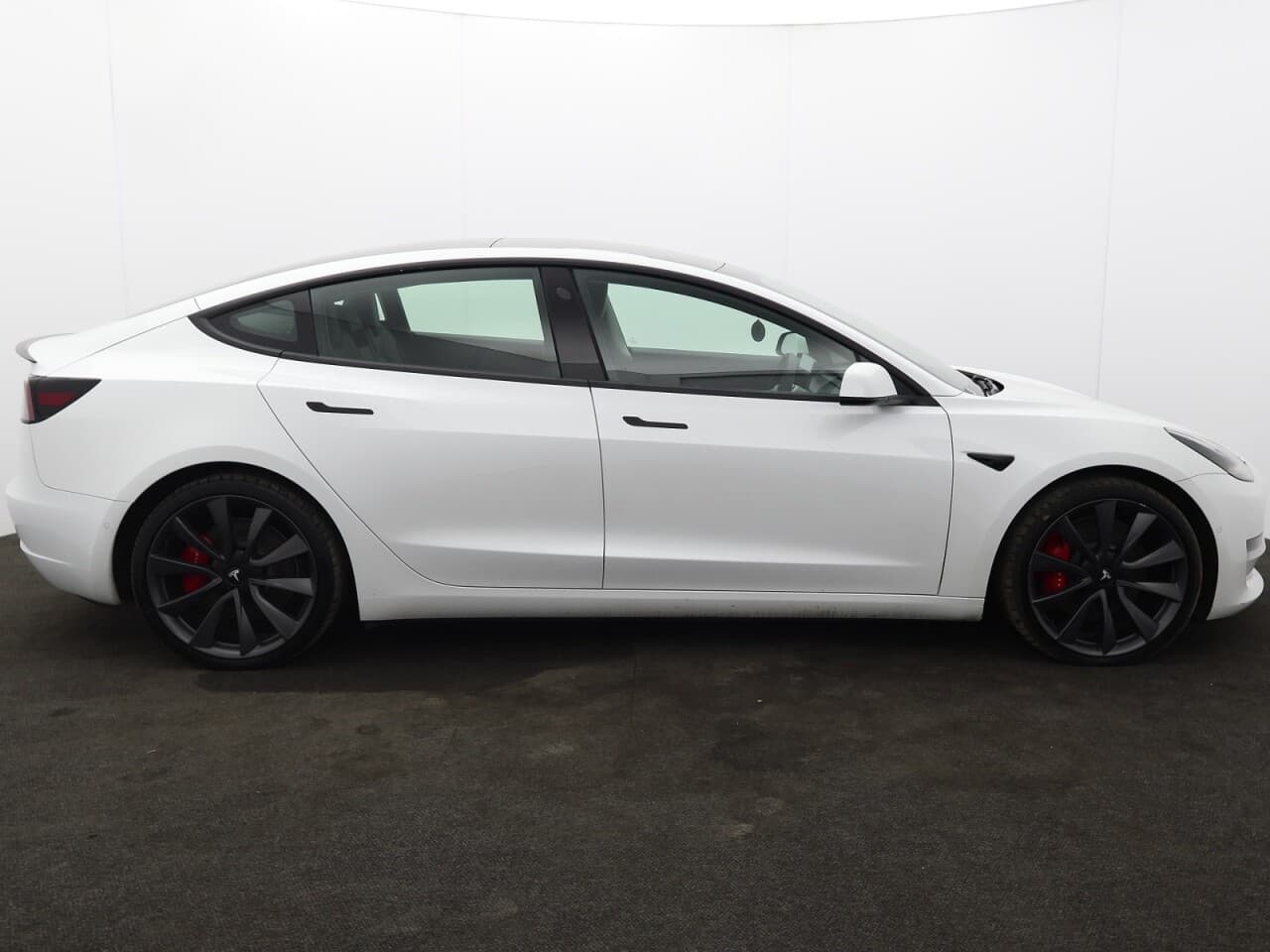 Tesla Model 3 (Dual Motor) Performance — image 11