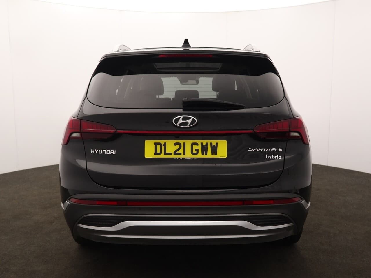 Hyundai Santa Fe 1.6 h T-GDi Ultimate — image 9