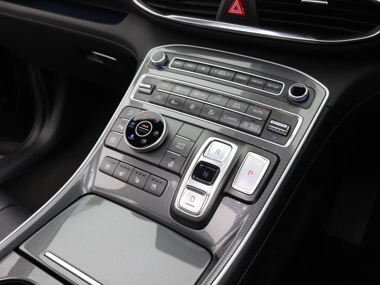Hyundai Santa Fe 1.6 h T-GDi Ultimate — image 24