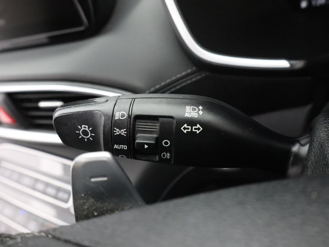Hyundai Santa Fe 1.6 h T-GDi Ultimate — image 49