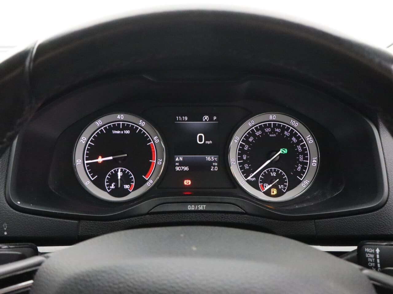 Skoda Karoq 1.5 TSI ACT SE L — image 21
