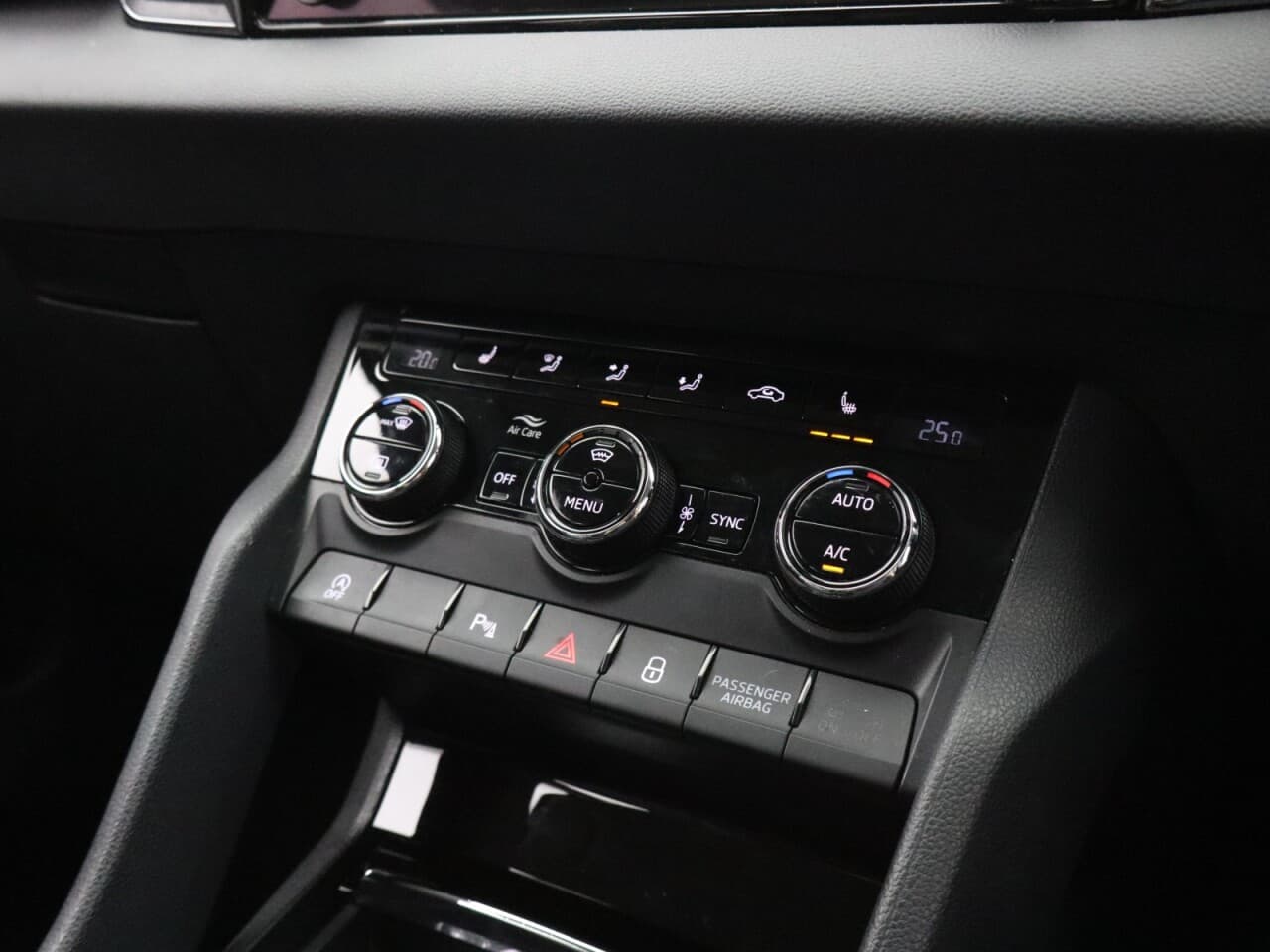 Skoda Karoq 1.5 TSI ACT SE L — image 29