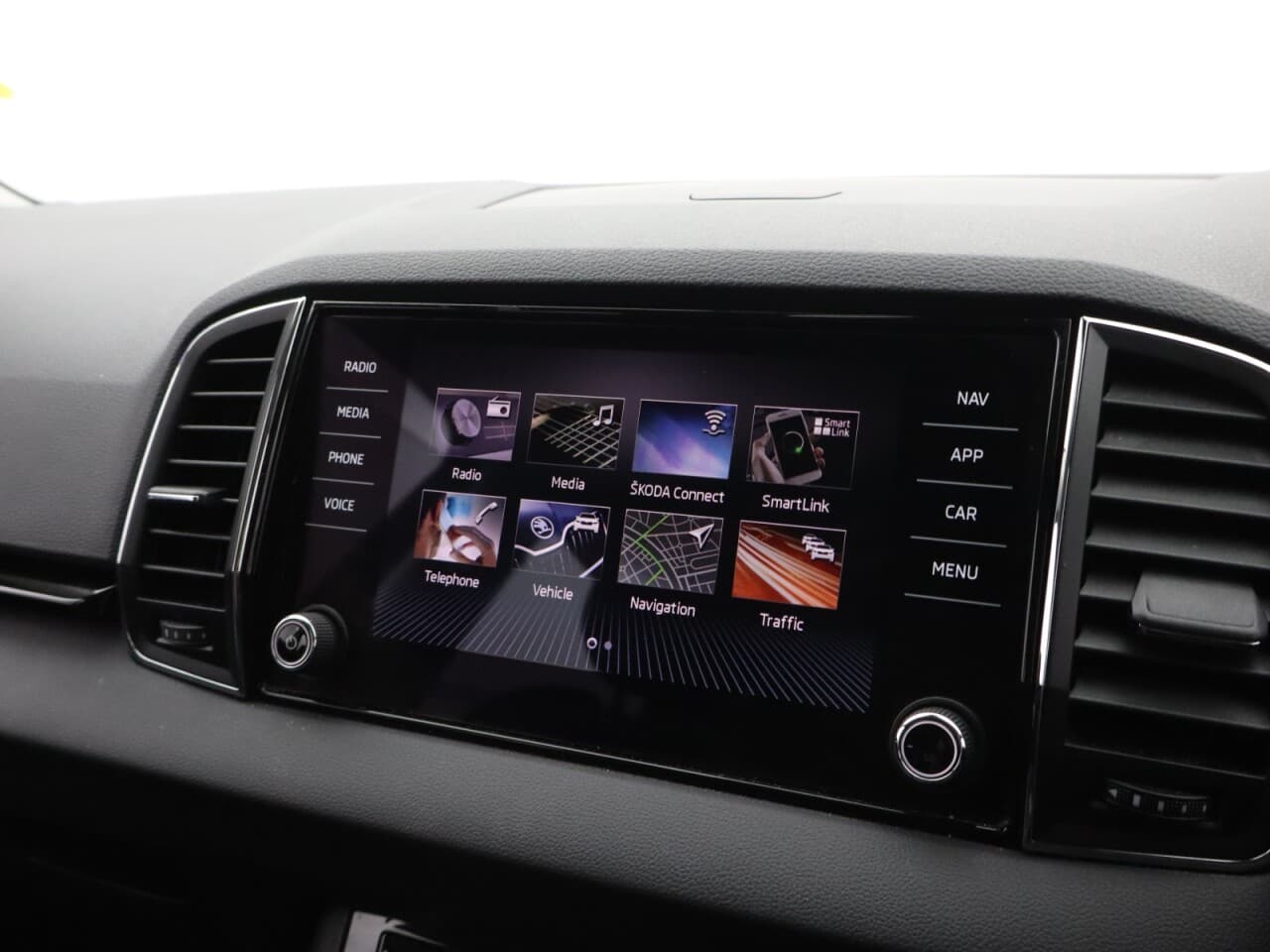 Skoda Karoq 1.5 TSI ACT SE L — image 32