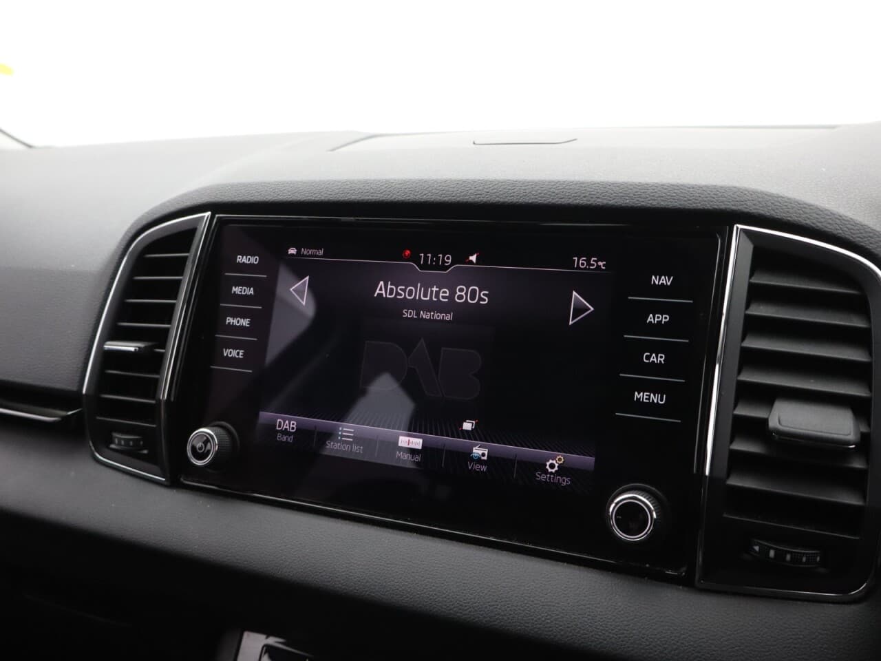 Skoda Karoq 1.5 TSI ACT SE L — image 35