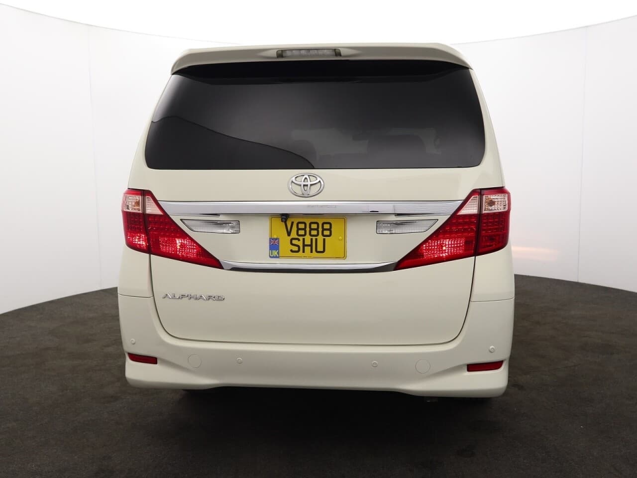 Toyota Alphard 2.4 — image 9