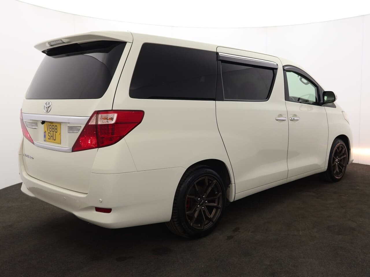 Toyota Alphard 2.4 — image 10