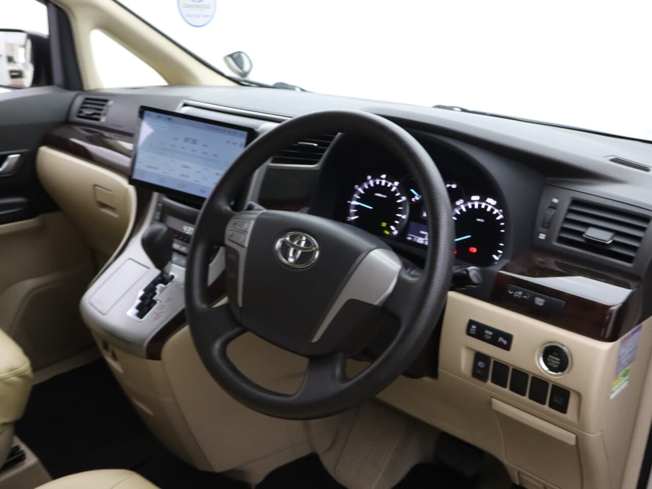 Toyota Alphard 2.4 — image 13