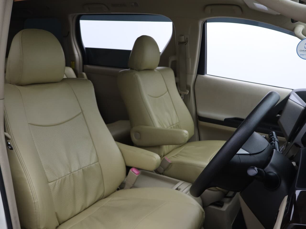 Toyota Alphard 2.4 — image 15