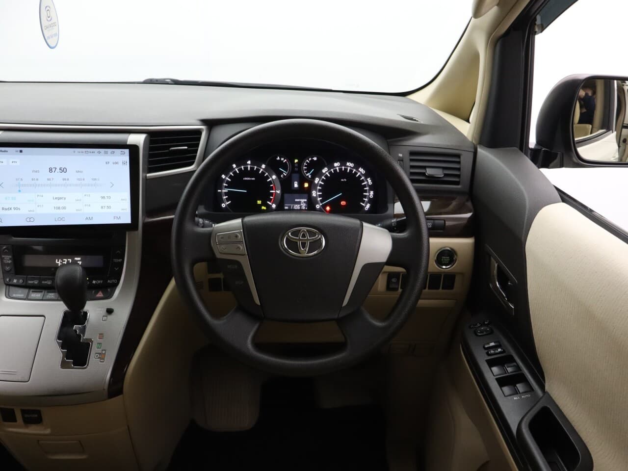 Toyota Alphard 2.4 — image 16