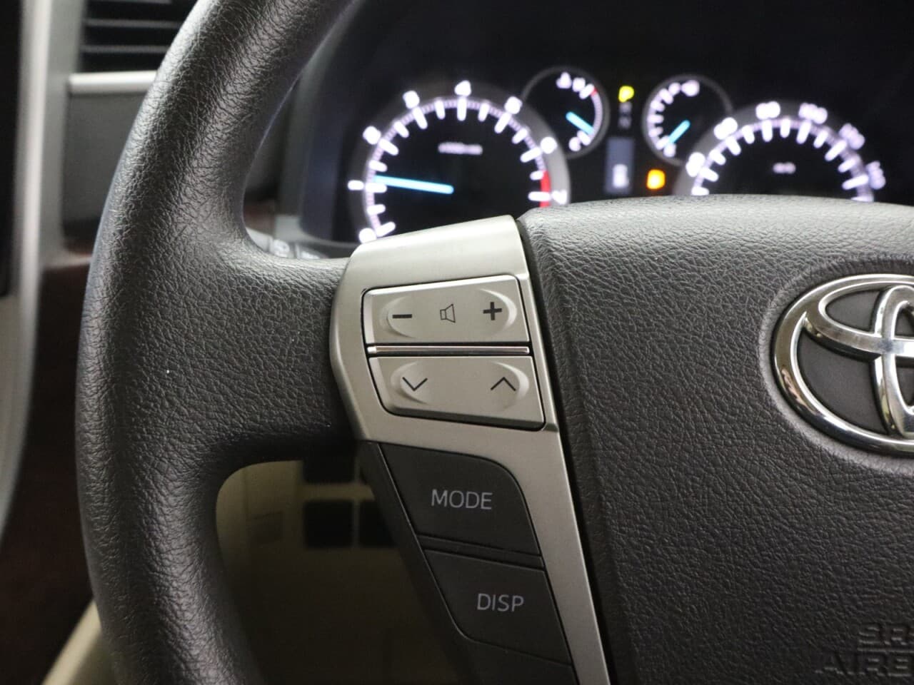 Toyota Alphard 2.4 — image 17